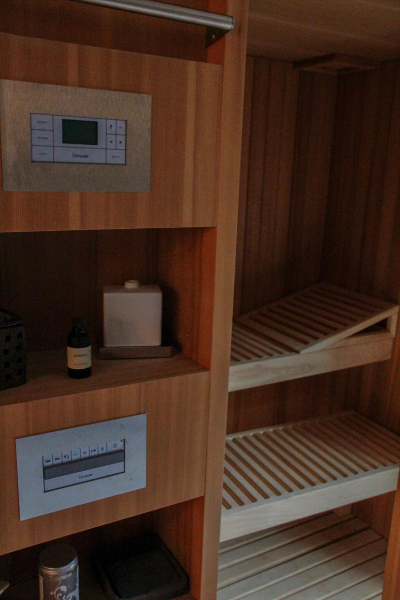 Villatonia - Suite Home Molfetta Bagian luar foto